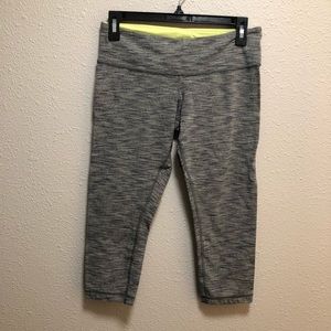 Lululemon Gray Green Women's Cropped Athletic Workout Leggings Size 8